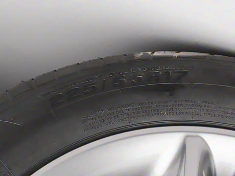 2025�� 610km PLUS