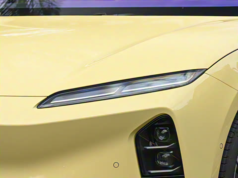 2025�� 75kWh Touring