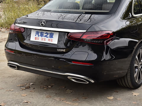 2022�� �Ŀ� E 350 e L ���ʽ��϶����γ�