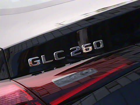 2025�� �Ŀ� GLC 260 4MATIC ����SUV