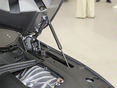 2025�� 75kWh Touring