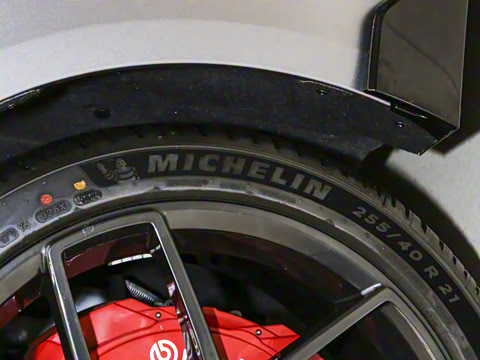 2025�� 703km Ultra�˶���