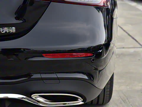 2022�� �Ŀ��� E 300 L �˶�������