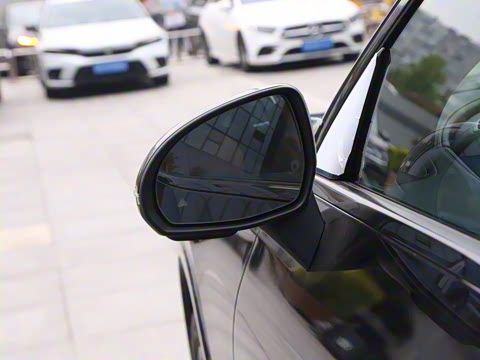 2025�� �Ŀ� GLC 260 4MATIC ����SUV