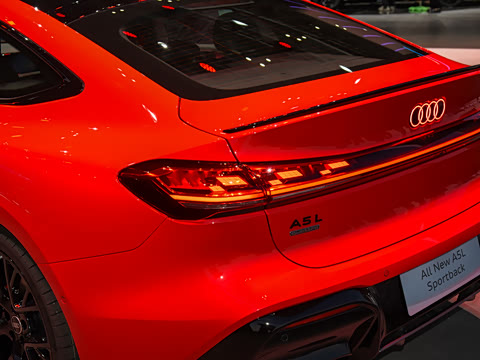 2026�� TFSI quattro 150kW �׷�������