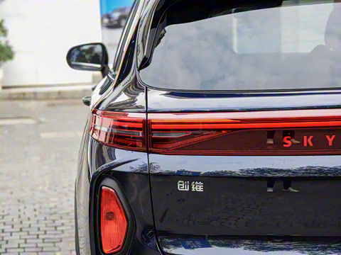 2022�� 1.5L PHEV 205KM ���а�Plus