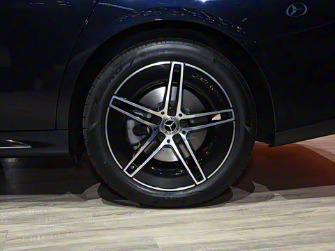 2024�� E 300 L �����˶���