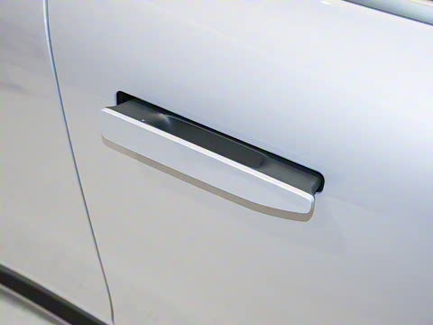 2025�� 75kWh Touring