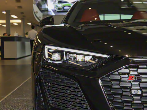 2022�� V10 Coupe performance