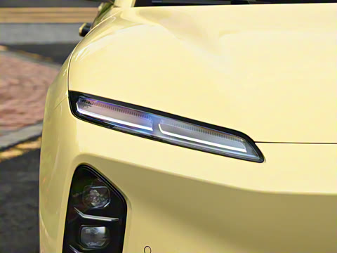 2025�� 75kWh Touring