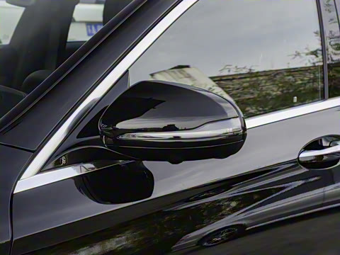 2023�� �Ŀ� E 300 L �˶�������