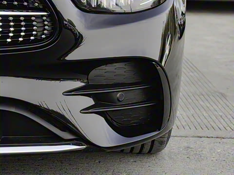 2023�� �Ŀ� E 300 L �˶�������