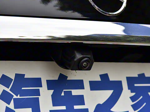 2022�� �Ŀ� E 350 e L ���ʽ��϶����γ�