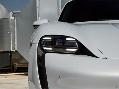 2022�� �Ŀ� Taycan