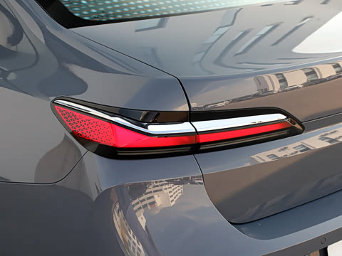 2023�� 735Li ������װ