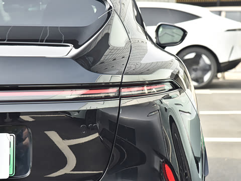 2022�� 011 MMW����������