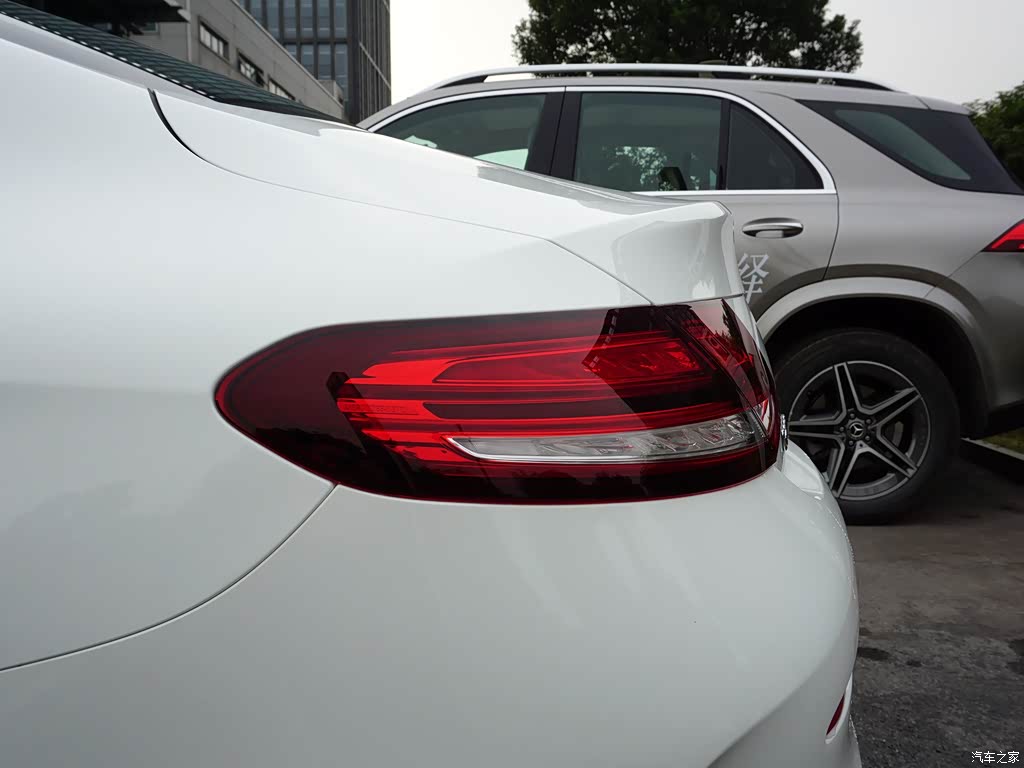 2020款c200轿跑车