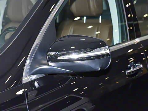 2025�� GLS 450 4MATIC ������