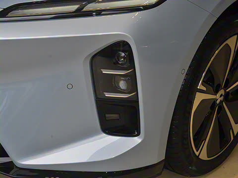 2025�� 75kWh Touring