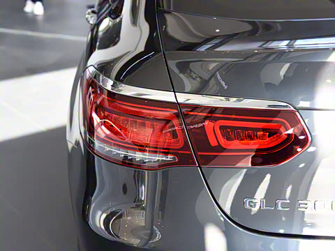 2022�� �Ŀ� GLC 300 4MATIC ����SUV