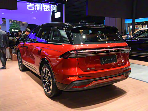 2025�� 2.0T ������������˹��