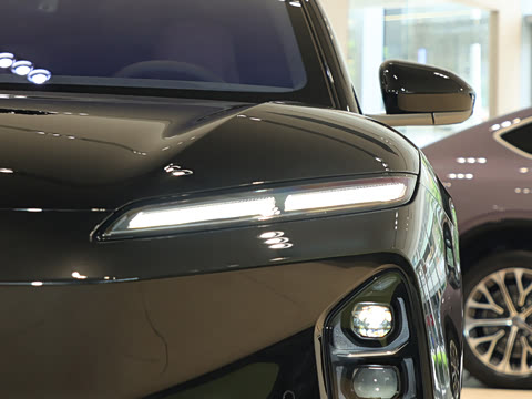 2025�� 75kWh Touring