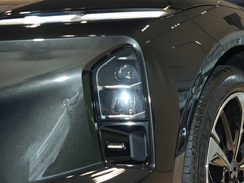 2025�� 75kWh Touring