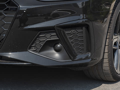 2025�� 200���������� 40 TFSI ����������