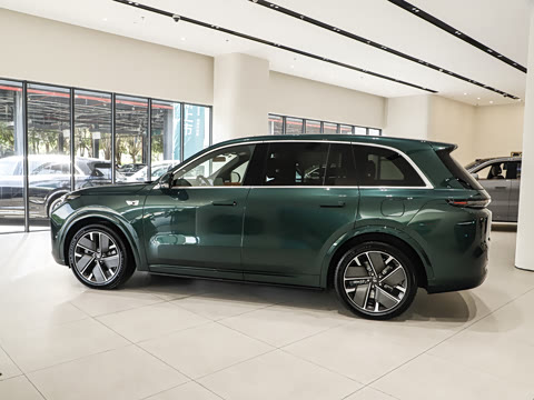 2025�� Ultra ���ܻ��°�