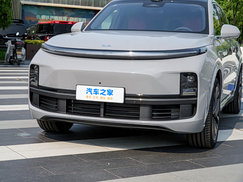 2025�� Pro ���ܻ��°�