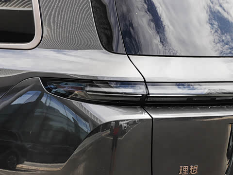 2025�� Ultra ���ܻ��°�