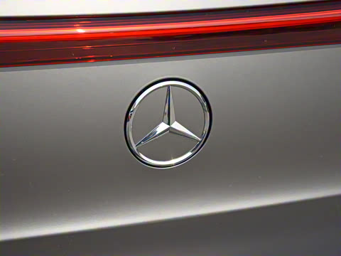 2022�� EQA 300 4MATIC �׷��ر��