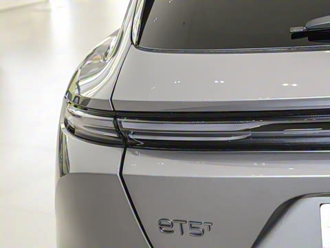 2025�� 75kWh Touring