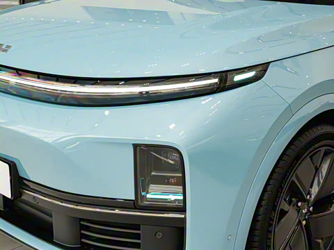 2025�� Ultra ���ܻ��°�