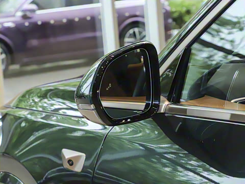 2025�� Ultra ���ܻ��°�