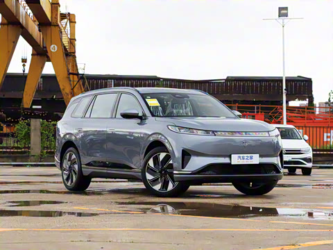 2025�� 210Ultra���Ȱ� 6��