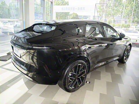 2025�� �Ŀ� Max ���̰�