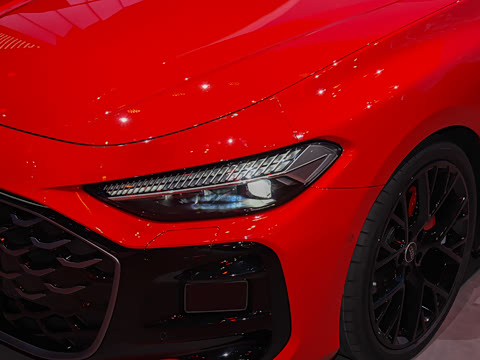 2026�� TFSI quattro 150kW �׷�������