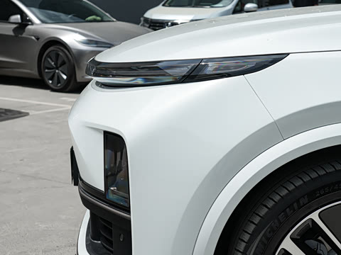 2025�� Ultra ���ܻ��°�