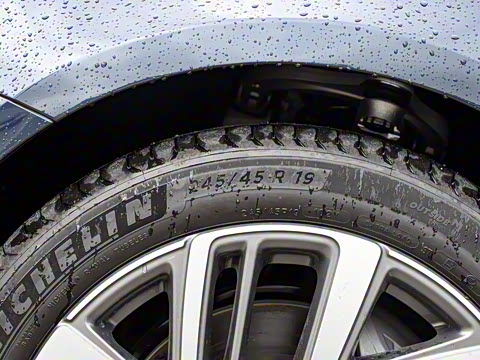 2025�� �Ŀ� E 300 L ʱ����