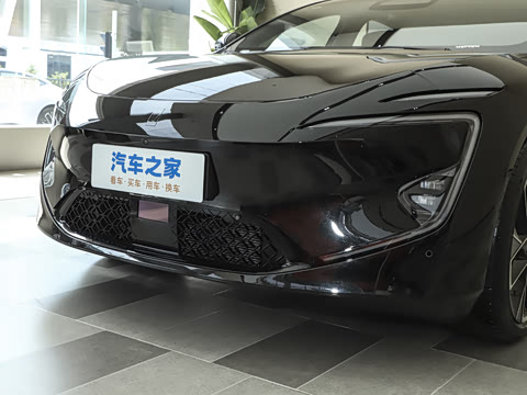 2025�� �Ŀ� Ultra���̰�