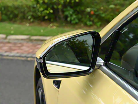 2025�� 75kWh Touring