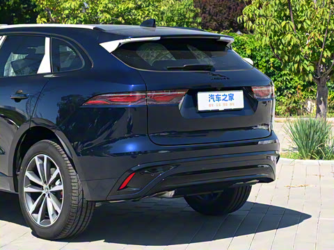 2024�� P250 R-Dynamic SE