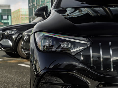 2023�� AMG EQE 53 4MATIC+