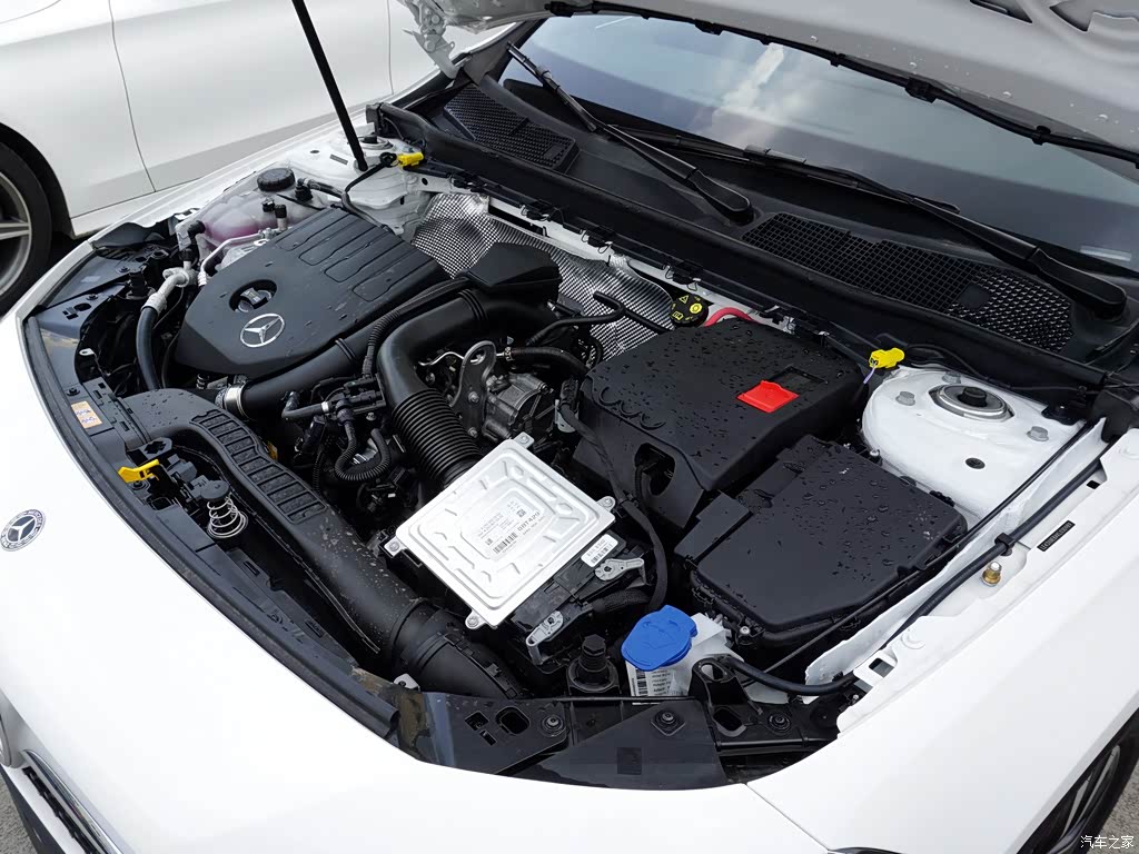 汽车之家>汽车图片>奔驰>奔驰a级>2019款改款a180l> 奔驰a级2019款改