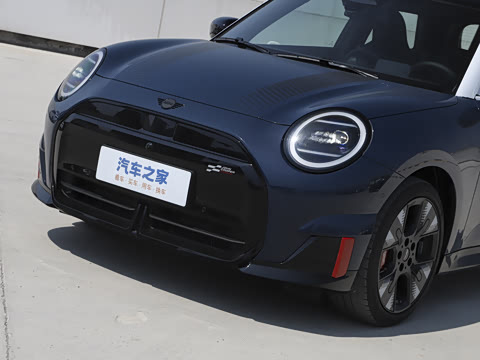 2025�� JOHN COOPER WORKS