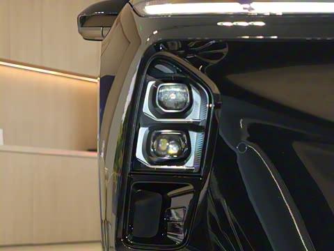 2025�� 75kWh Touring