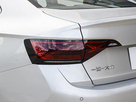 2025�� �Ŀ��� 300TSI DSG��Խ��