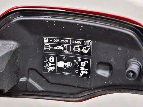 2020�� EQC 400 4MATIC