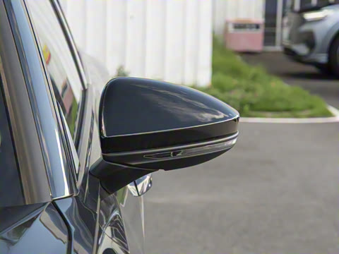 2025�� allroad quattro 55 TFSI ��̽�ռ�